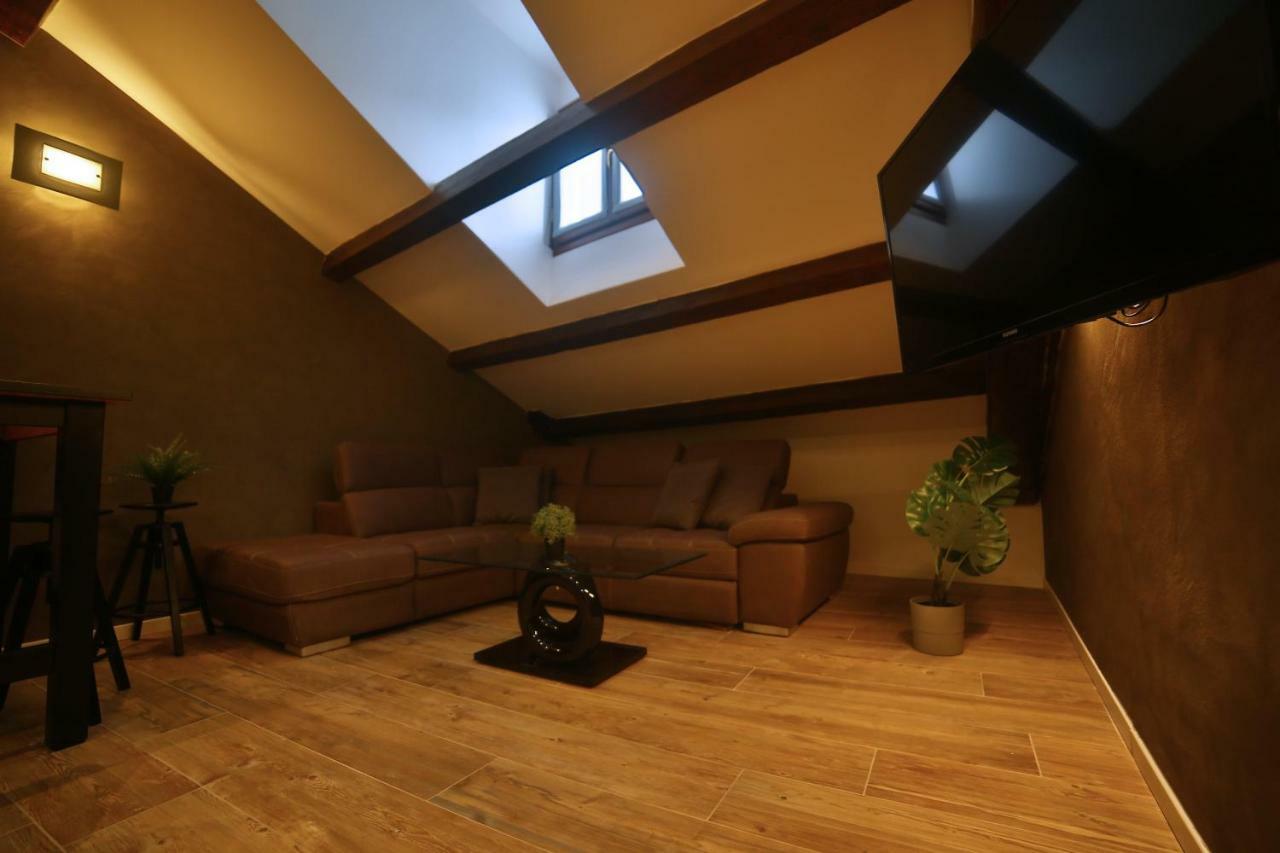 Moscova Attic Near Duomo Apartment Milan Bagian luar foto