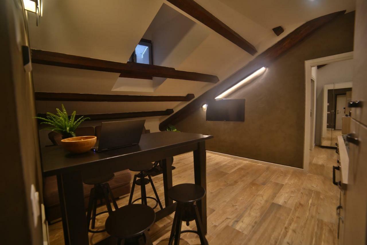 Moscova Attic Near Duomo Apartment Milan Bagian luar foto